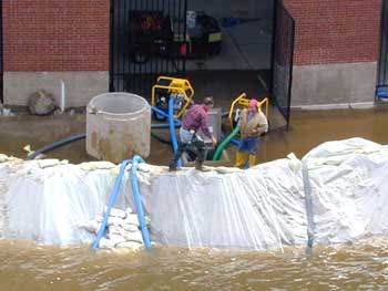 Flood 2001: Pumps and sandbags